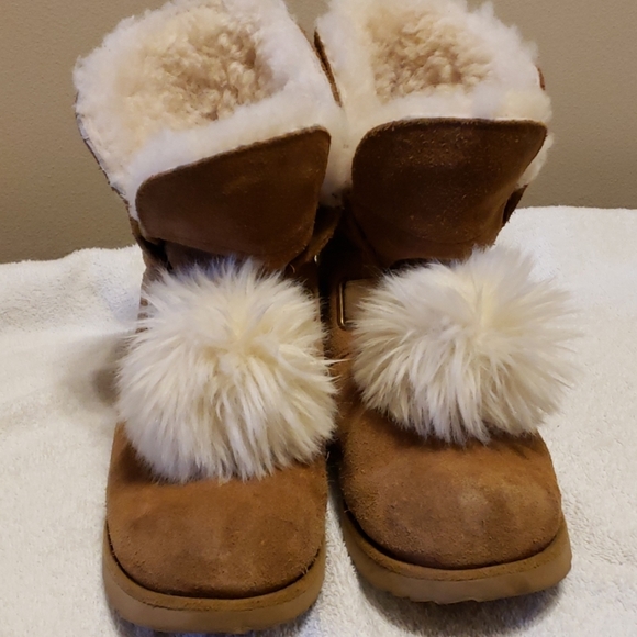 Ugg pom pom ankle boots super cute leather - Picture 1 of 8
